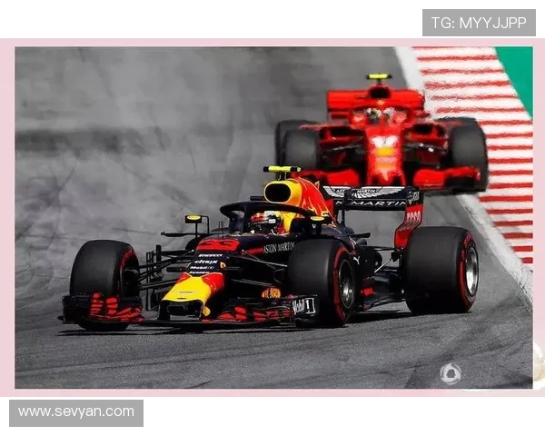 维斯塔潘再夺赛季冠军红牛车队统治F1赛场引发车迷热议