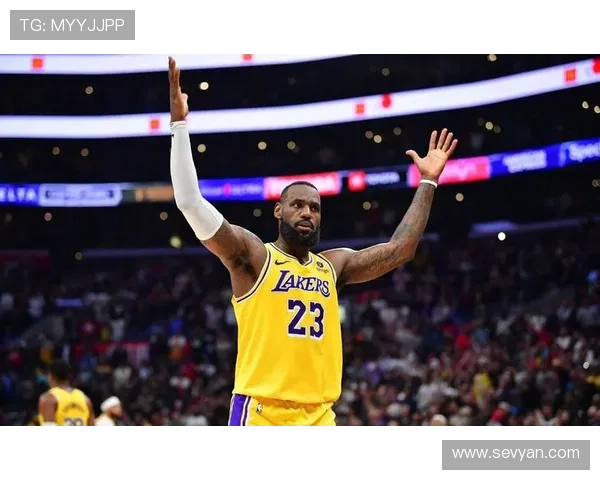 詹姆斯率湖人逆转勇士全场轰下三双展现王者风范引爆NBA赛场 詹姆斯率湖人逆转勇士全场轰下三双展现王者风范引爆NBA赛场