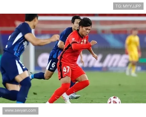 国家队备战关键赛事主帅调整阵容引发球迷热议新老交替前景受关注