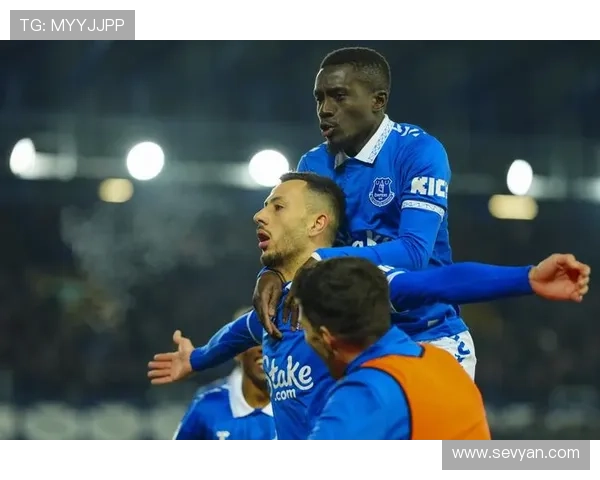 埃弗顿俱乐部迎关键转折新帅规划重建英超未来赛季挑战与青训布局